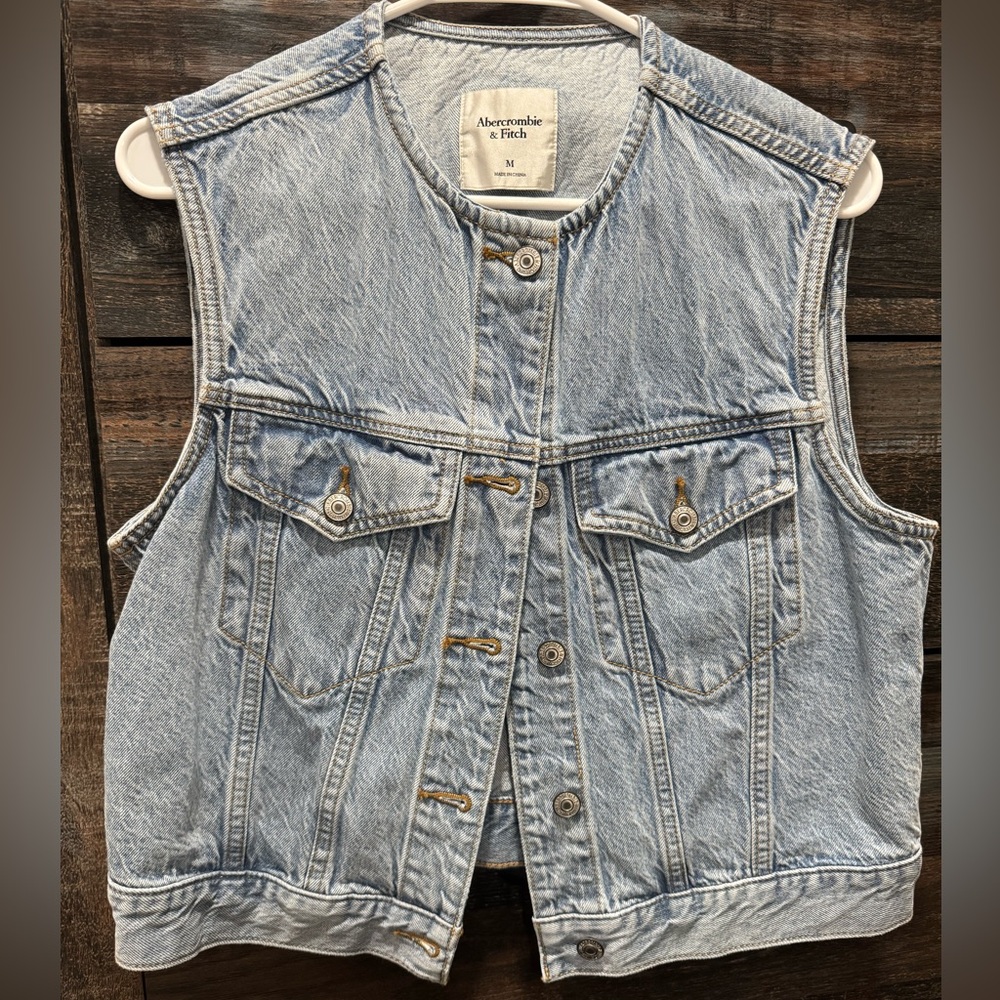 Abercrombie Jean Vest- M